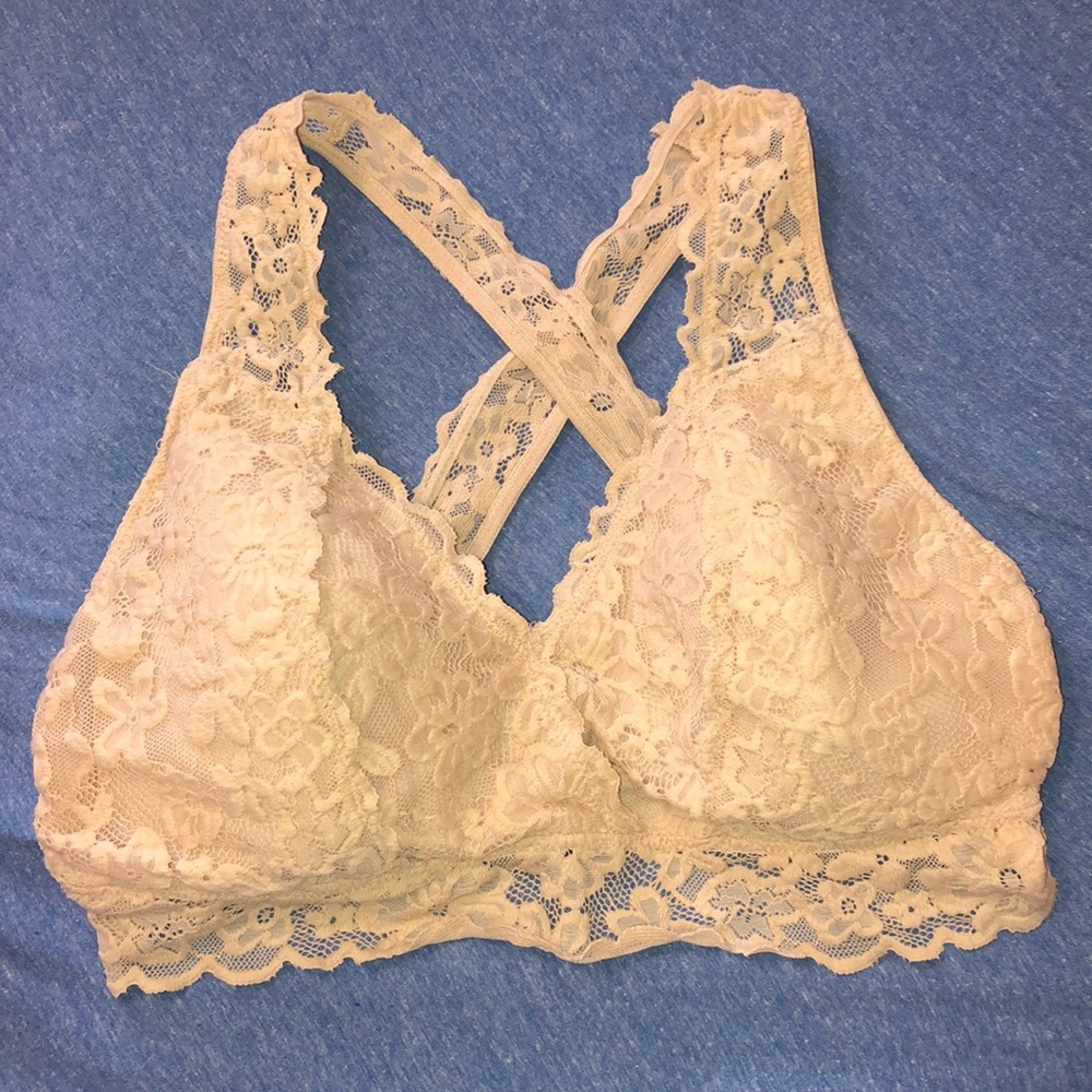 No boundaries laces bra ⁉️⁉️